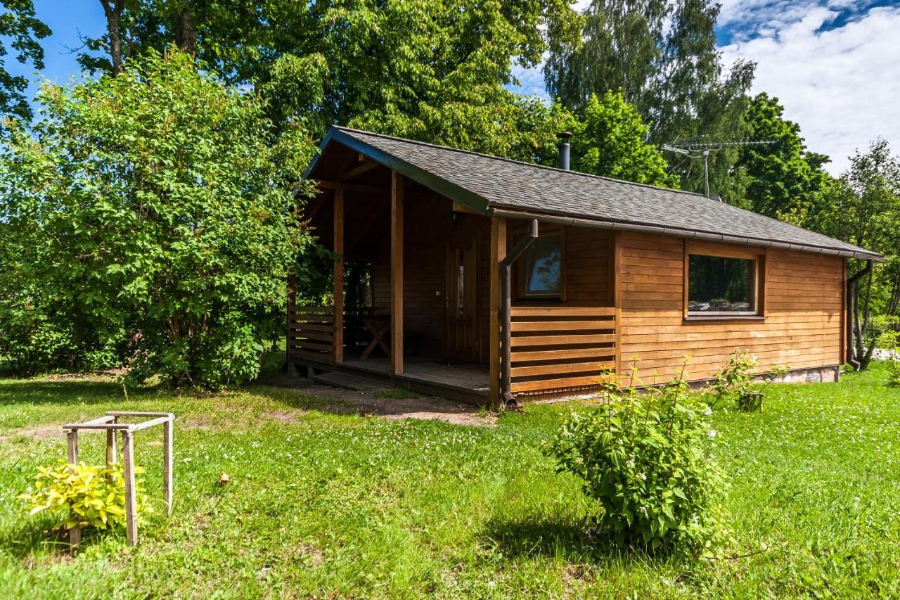 Laucu Akmens Hotel Skulte Szoba fotó
