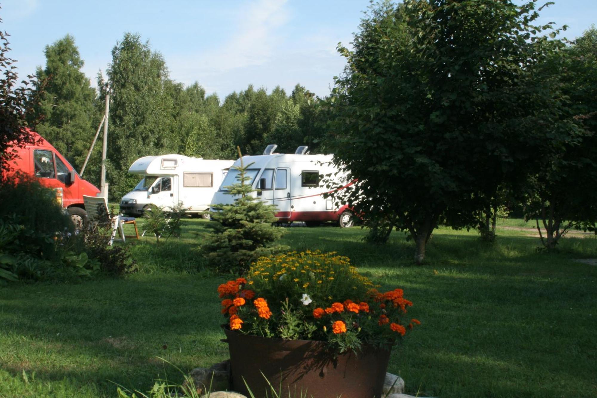 Laucu Akmens Hotel Skulte Kültér fotó