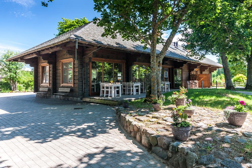 Laucu Akmens Hotel Skulte Kültér fotó