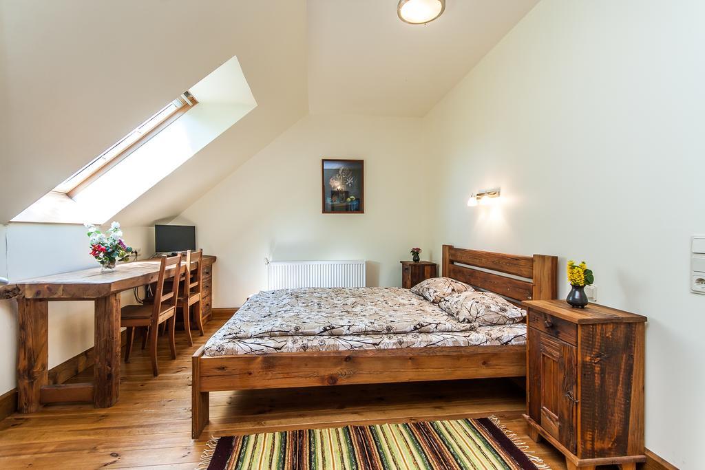 Laucu Akmens Hotel Skulte Kültér fotó
