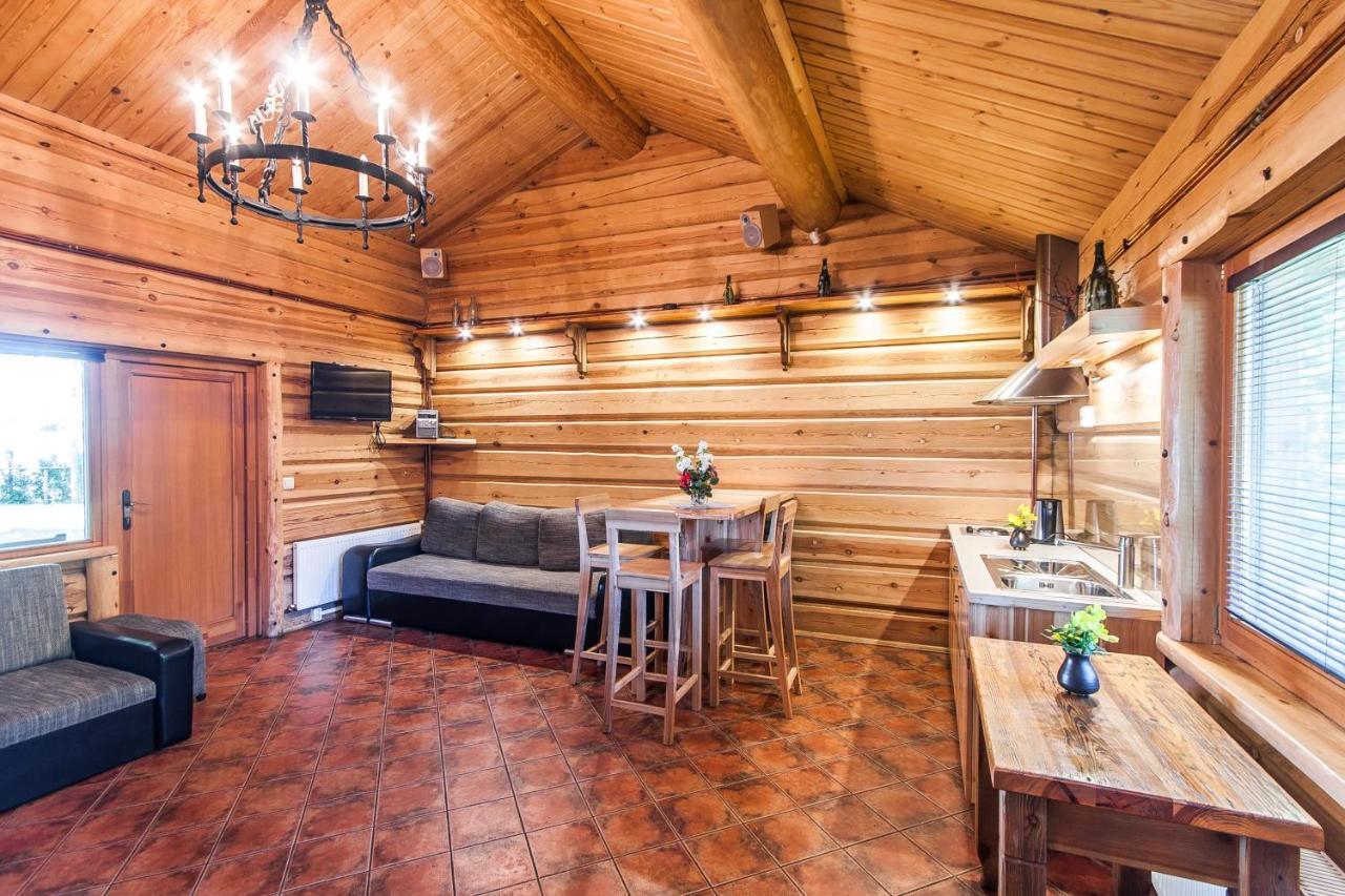 Laucu Akmens Hotel Skulte Szoba fotó